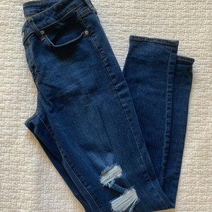 Gap Women's Curvy True Skinny Medium Wash Distressed Knees Denim Jeans 31 Tall